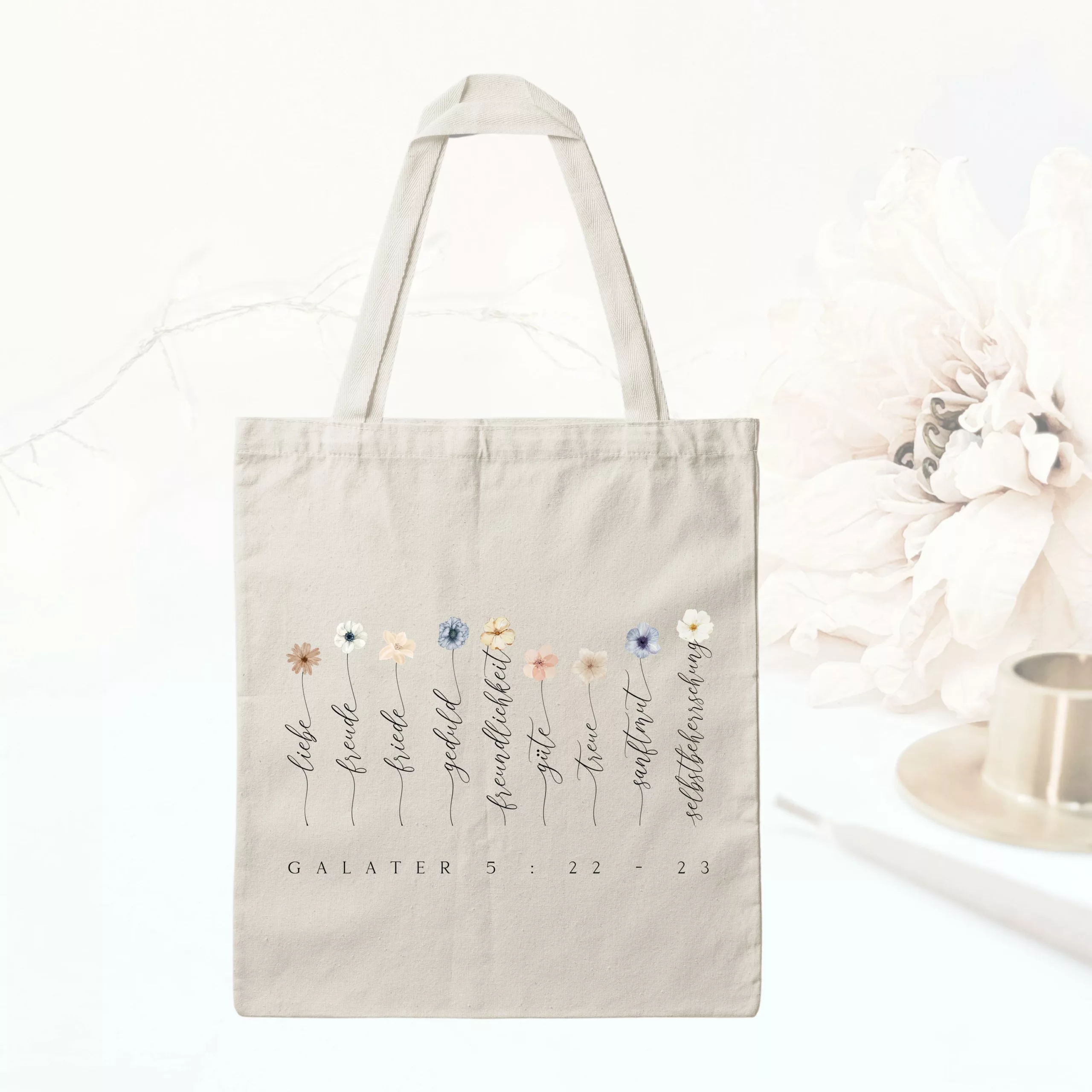 Bedruckte Baumwolltasche I Liebe I Freude I Friede I Geduld I Freundlichkeit I Güte I Treue I Sanftmut I Selbstbeherrschung I mit Blumen