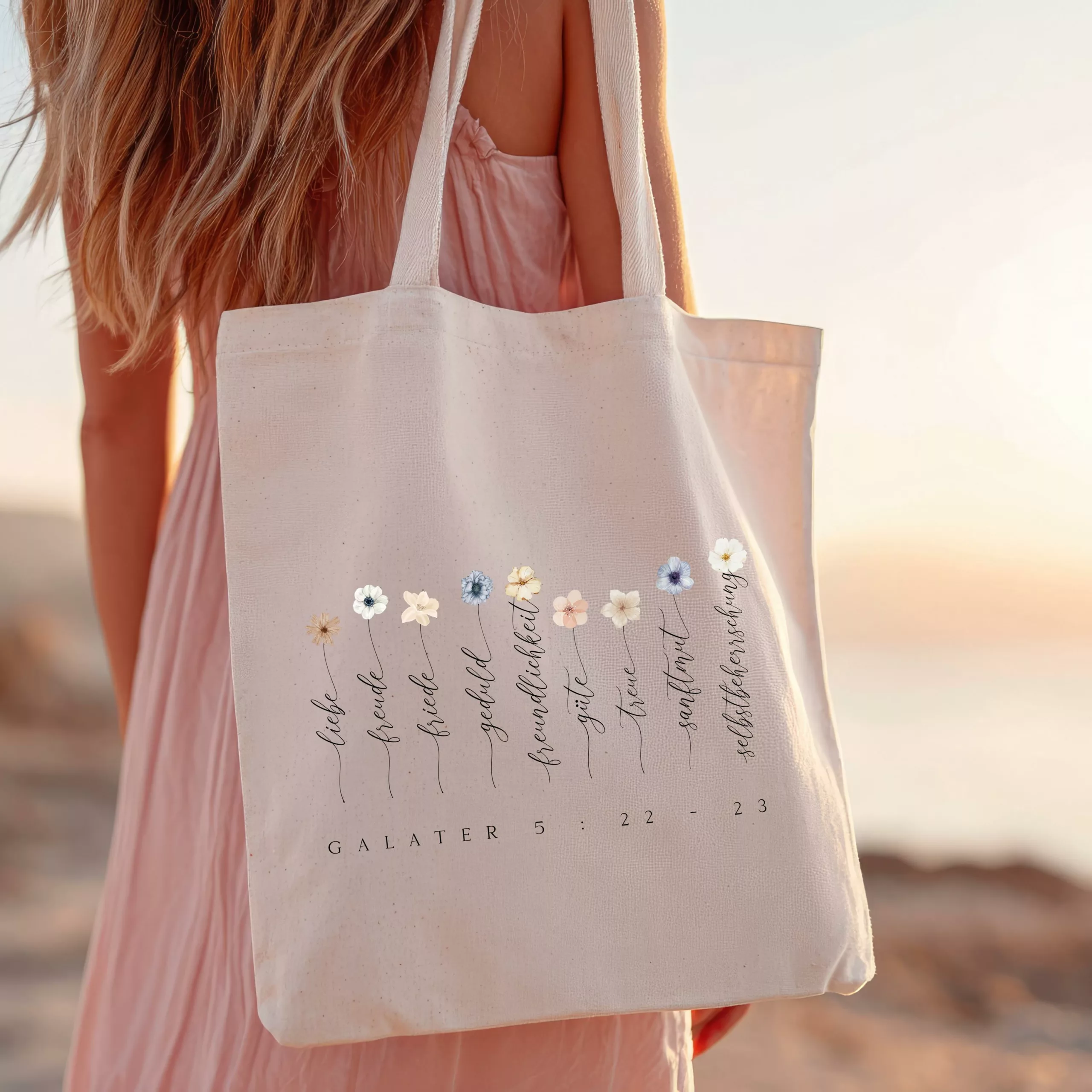 Bedruckte Baumwolltasche I Liebe I Freude I Friede I Geduld I Freundlichkeit I Güte I Treue I Sanftmut I Selbstbeherrschung I mit Blumen – Bild 3