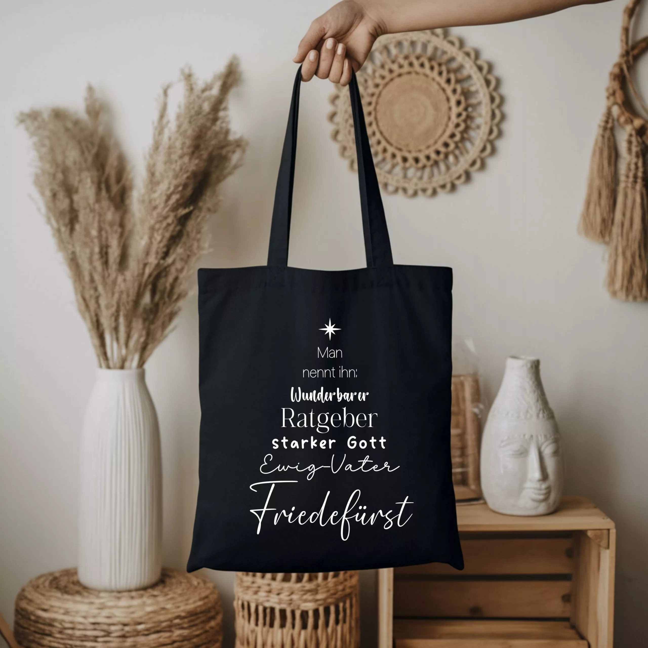 Bedruckte Baumwolltasche schwarz - christliche Botschaft I Man nennt ihn Wunderbarer I Ratgeber I starker Gott I Ewig Vater I Friedefürst – Bild 4